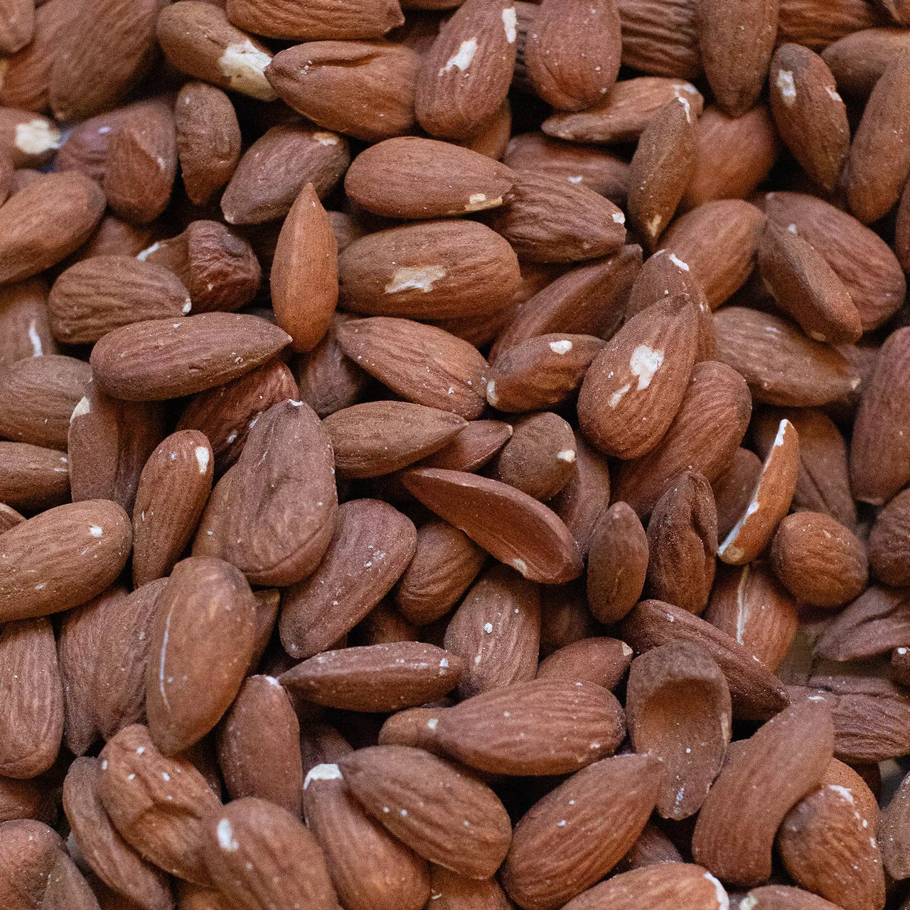 Mandorle sgusciate non pelate e tostate